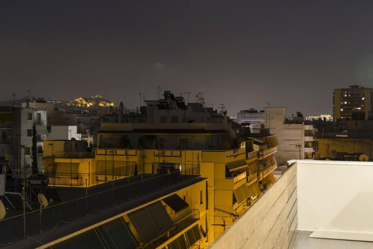 Ma Maison Nο 1, Penthouse, Acropolis And Lycabettus View, Ultra High Speed Internet 300 Mbps, 15' To Acropolis By Metro, 1' From Metro Station Афіни Екстер'єр фото