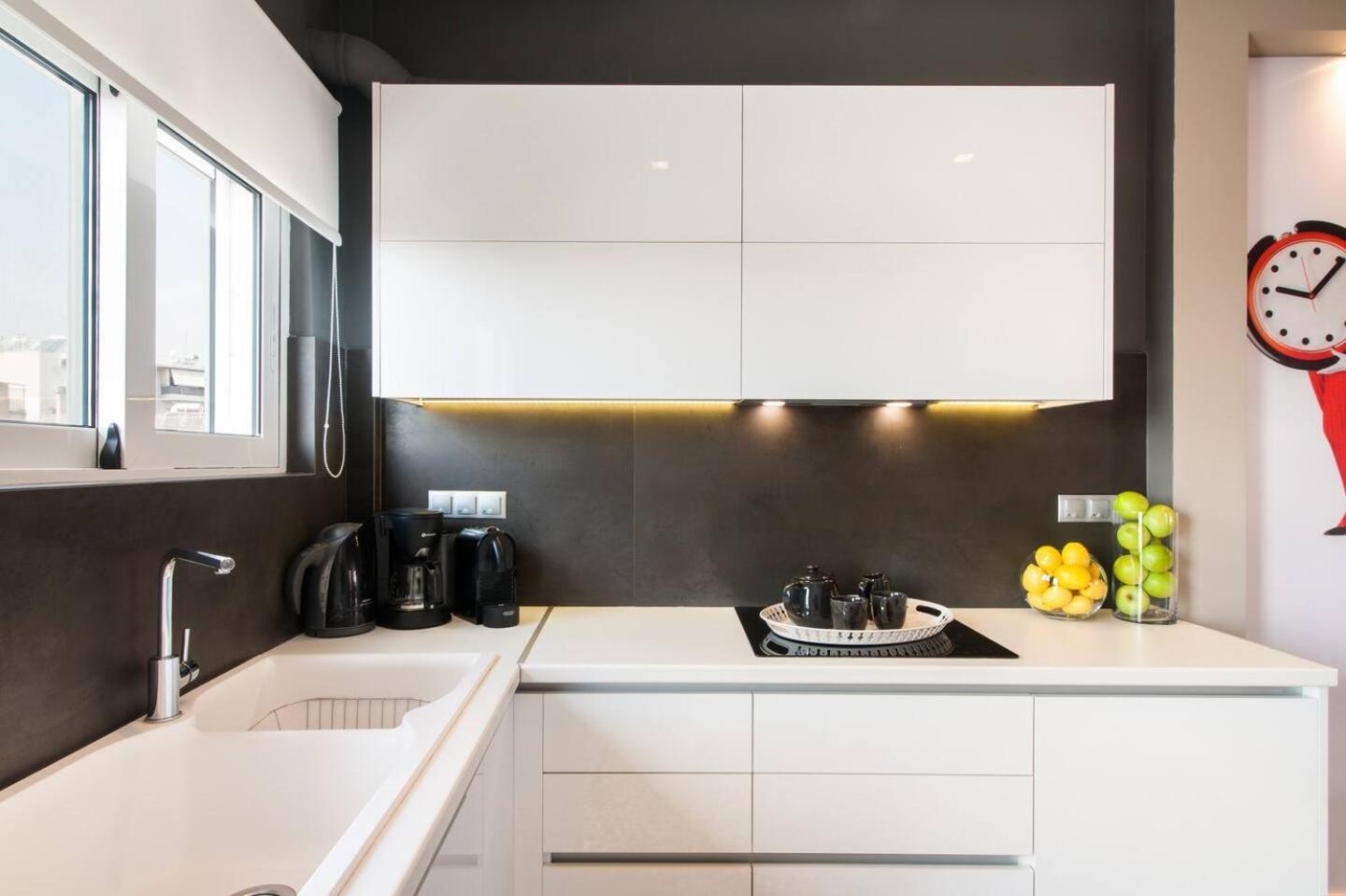 Ma Maison Nο 1, Penthouse, Acropolis And Lycabettus View, Ultra High Speed Internet 300 Mbps, 15' To Acropolis By Metro, 1' From Metro Station Афіни Екстер'єр фото